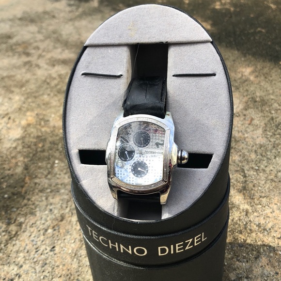Techno Diezel Watch - Picture 2 of 5